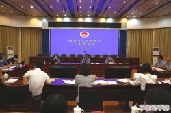 站着从后面是不是要紧一些姐妹俩，相互支持才能走得更远