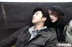 简隋英哭着喊着让李玉退出去车，背后隐藏的情感纠葛与复杂关系解析