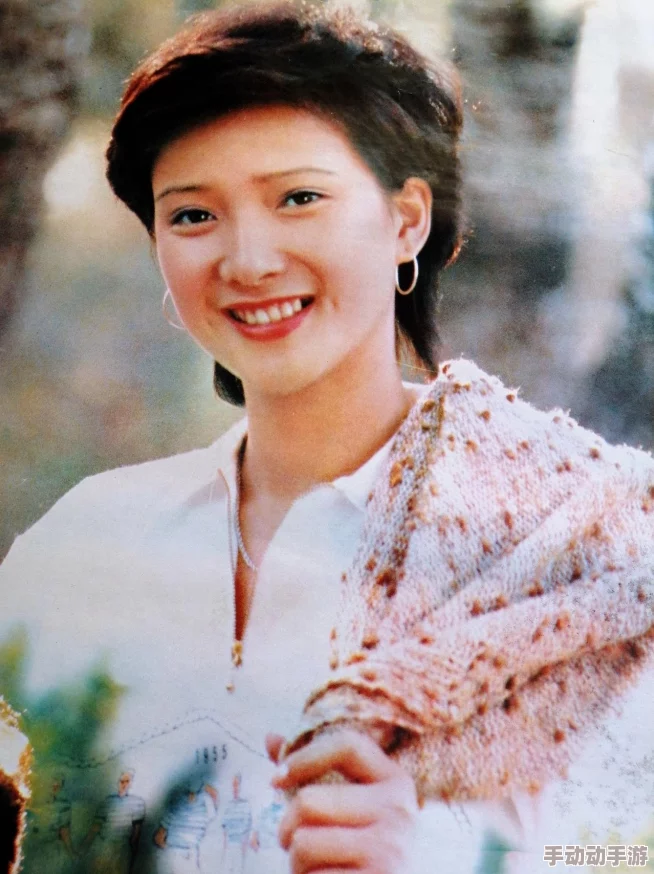 青青河边草免费西瓜，清新可口的夏日水果，让人流连忘返