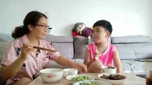 果冻传媒妈妈离婚前儿子意外发现父母秘密,震惊全网引发热议! 果冻传媒妈妈离婚前儿子意外发现父母秘密,震惊全网引发热议!