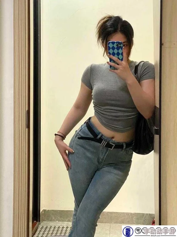 巴西肥婆BBWBBwBBw：一个关于自信与美丽的真实故事，展示超越体型的魅力与个性