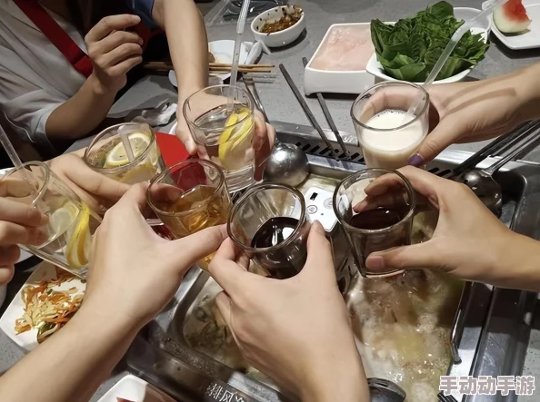 女子拉上闺蜜夫妻试探相亲对象，看看这场相亲能否突破友谊的界限与恋爱的考验