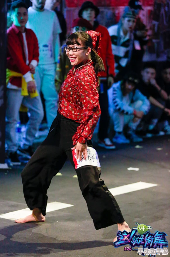 沈阳老阿姨巅峰的时候:当街舞与传统文化碰撞,展现独特魅力与活力 沈阳老阿姨巅峰的时候:当街舞与传统文化碰撞,展现独特魅力与活力