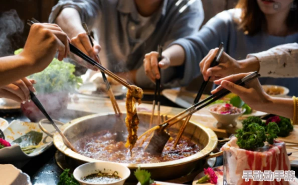 小洞饿了要吃肉，如何在美食界掀起一场舌尖上的狂欢盛宴？