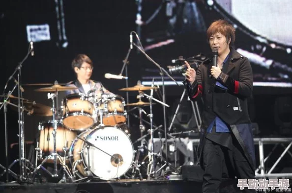 五月天激情小说：绝对让人热血沸腾，无法自拔的情欲之书