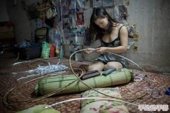 农村嫖妓Chinese偷拍:揭示乡村背后的隐秘生活与社会现象,令人深思的真实故事 农村嫖妓Chinese偷拍:揭示乡村背后的隐秘生活与社会现象,令人深思的真实故事