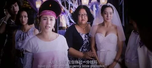 孟月月学游泳与艾伦：一段充满挑战与成长的水中旅程，展现了坚持与友谊的力量