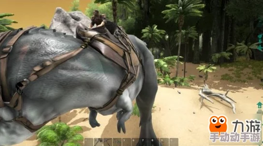 方舟生存进化:高效驯服三角龙技巧,击晕后即时开启背包管理策略 方舟生存进化:高效驯服三角龙技巧,击晕后即时开启背包管理策略