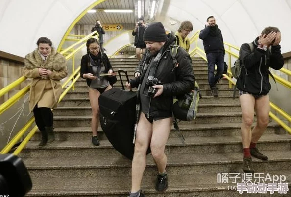 穿越禁忌的界限：没有穿内裤被教练 了一天，如何突破心灵与道德的挑战？