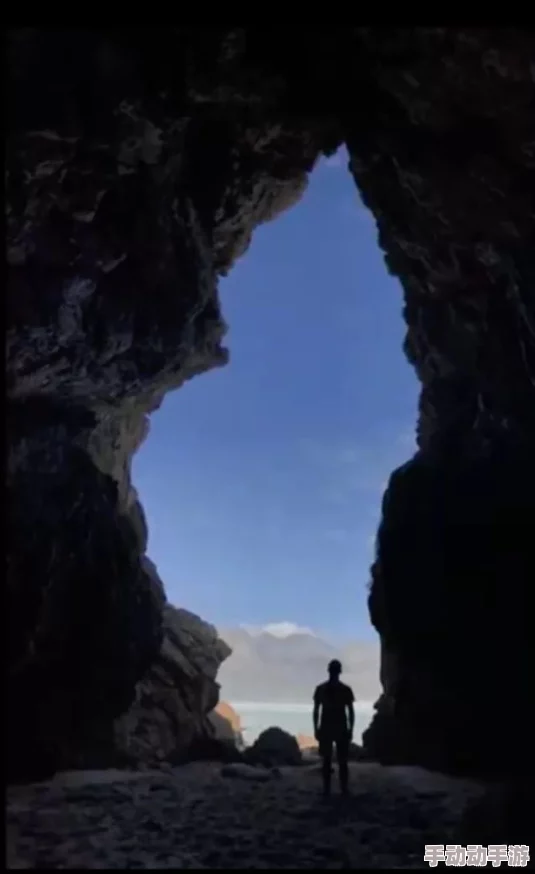 近距离全景侧拍：解密摄影构图技艺背后的创意与技巧魅力