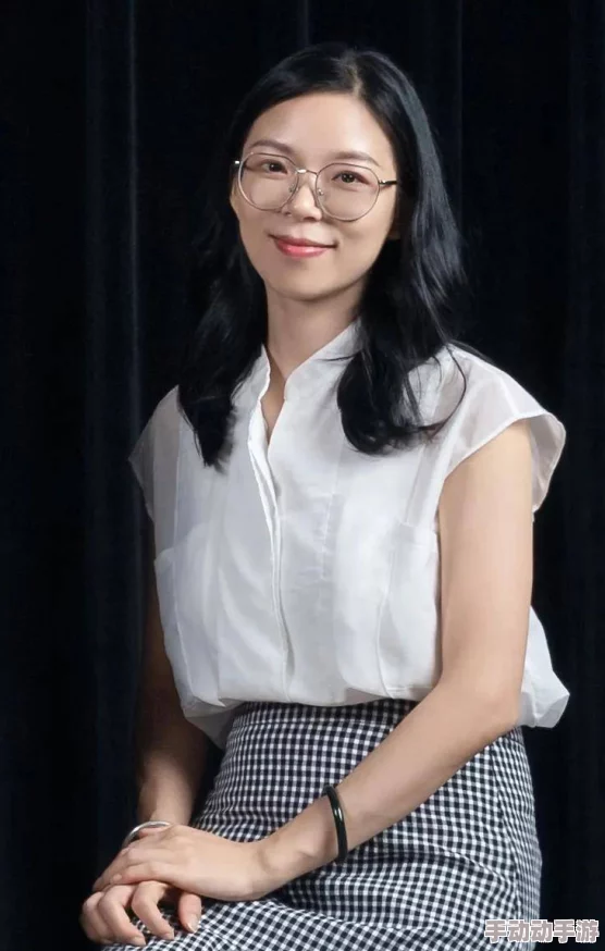 通过艺术视角解读张筱雨两腿玉门大开引发的文化思考与争议 通过艺术视角解读张筱雨两腿玉门大开引发的文化思考与争议