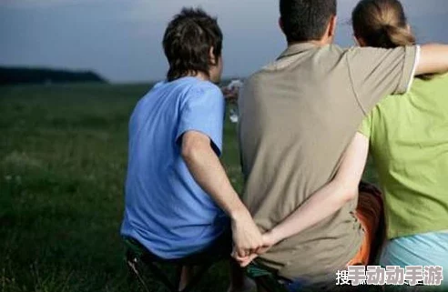 五六个变态玩弄尿孔的背后心理分析与社会现象探讨，揭示人性复杂的一面