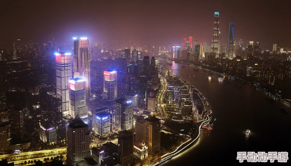 探索城市天际线的绝美瞬间：哪座都市的夜景能触动你的心灵深处？