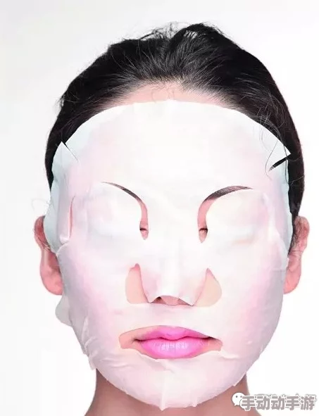 一面亲上边一面膜下边全是水，令人惊叹的创新设计让护肤体验更为卓越！