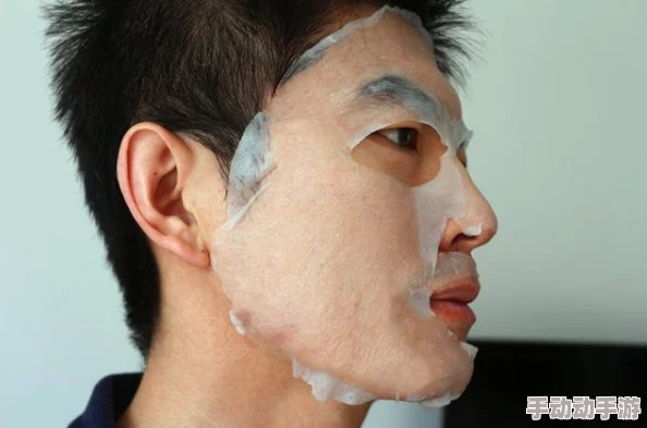 一面亲上边一面膜下边全是水，令人惊叹的创新设计让护肤体验更为卓越！