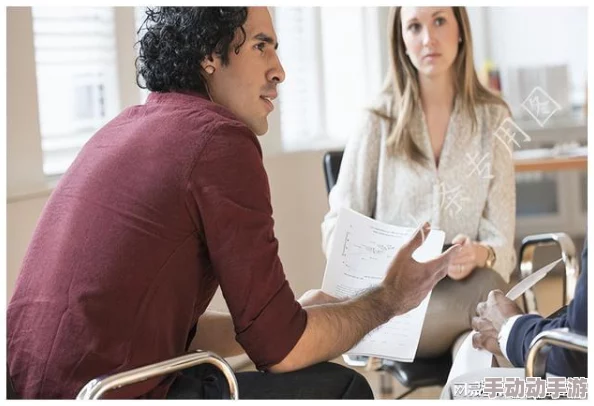 班长给我看我脱她衣服的那一刻，友情与边界的复杂关系探讨