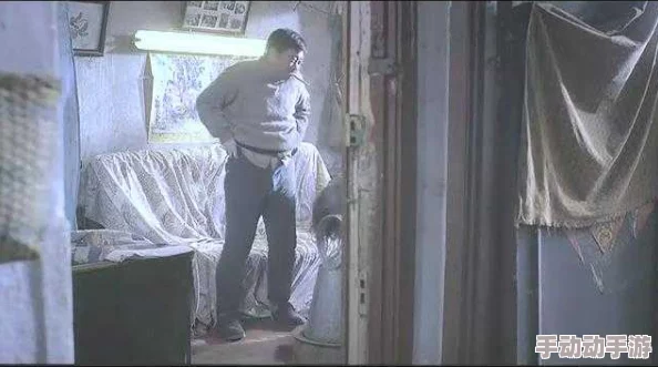 炕头淑芬翘起大白屁股视频，展现了独特的生活场景与人性之美，让人感受到温暖与真实