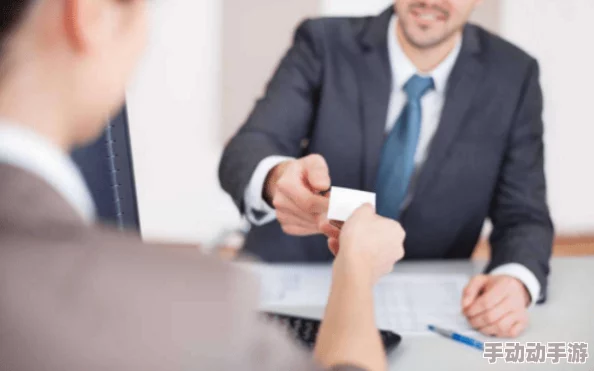 瞒着老公加班的HR中字:职场女性在家庭与事业之间的挣扎与选择 瞒着老公加班的HR中字:职场女性在家庭与事业之间的挣扎与选择