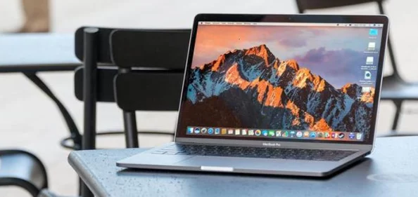 1819岁macbookpro高清100861，用户评价：性能优越，显示效果惊艳，性价比超高，值得购买！