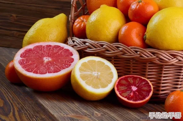 糖心柚子猫甘雨的情人节礼物：在这个特别的日子里，甜蜜与温暖交织成一份独特的爱意