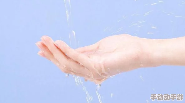 探讨在＂把手脚绑上拿刷子刷花核＂场景下的心理和艺术表现因素