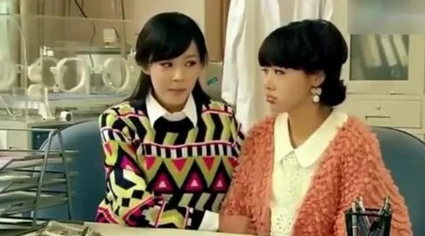 初次爱你插曲闯进我的世界，仿佛一段旋律唤醒了心底的柔情与回忆，让我重新感受爱的美好与温暖