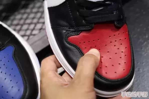 男生女生一起相嗟嗟嗟轮滑鞋免费，网友：真是太棒了！希望能有更多这样的活动，让大家都能享受运动的乐趣！