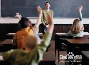 英语老师趴下让我 了一夜，这个情节引发了我对师生关系和教育界潜规则的深思，令人不禁想要探讨背后的故事与影响