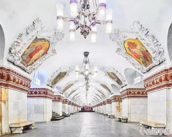 俄罗斯дaBap：网友热议其独特设计与艺术风格，称其为＂视觉盛宴＂与＂文化传承的体现