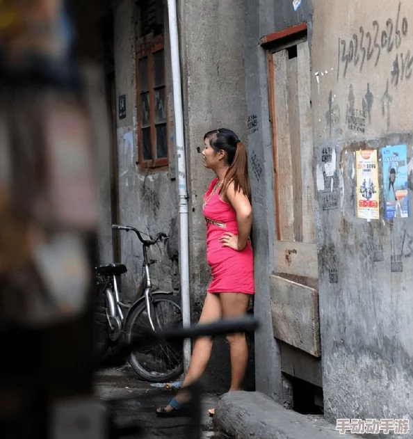 城中村工棚嫖妓69XX:揭露背后的社会问题和人性扭曲 城中村工棚嫖妓69XX:揭露背后的社会问题和人性扭曲