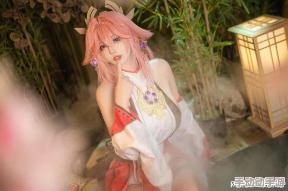 八重神子裸妆跳舞,网友称赞她舞姿轻盈,妆容自然令人惊艳,真是绝美的视觉享受! 八重神子裸妆跳舞,网友称赞她舞姿轻盈,妆容自然令人惊艳,真是绝美的视觉享受!