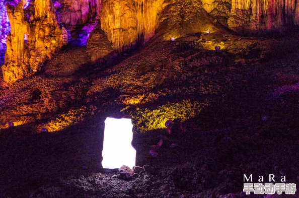 紫薇和福伦山洞的隐喻与背景介绍：花海中的秘密与自然的奇幻之旅