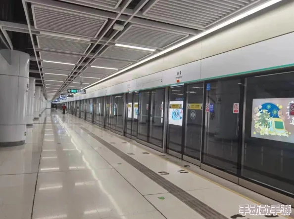 苹果手机用户必看：地铁逃生游戏中，哪款加速卡最流畅助力逃出生天？