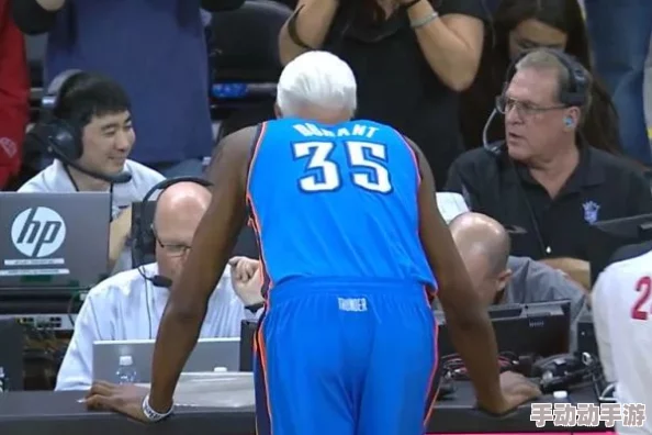 篮球体育生裆部粗口-自-慰：用户评价称其内容直白，令人震惊，但也引发了不少讨论与反思