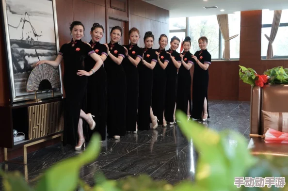 老师黑色双开旗袍恩施NBA：如何在传统与现代之间找到平衡与美感的结合点