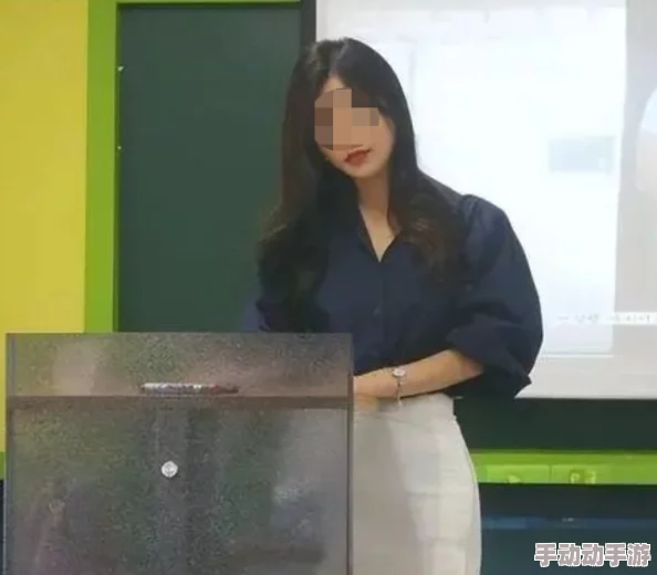 老师让学生摸她私密部位引发争议，教育界震惊反思师生关系问题