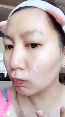 胸一面膜上边一面膜下边免费，用户评价：效果显著，使用后皮肤光滑细腻，值得推荐！