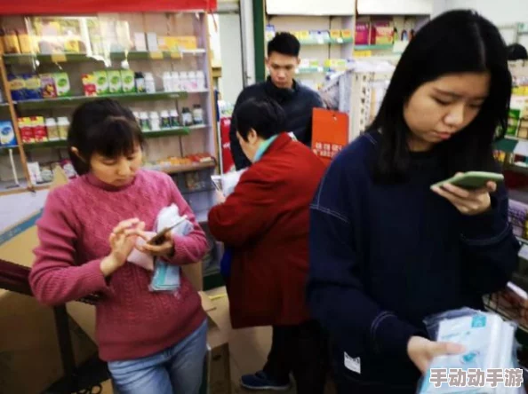 《地下城与勇士》中，探索专属英雄手套搭配策略：谁的手能驾驭最强增幅？