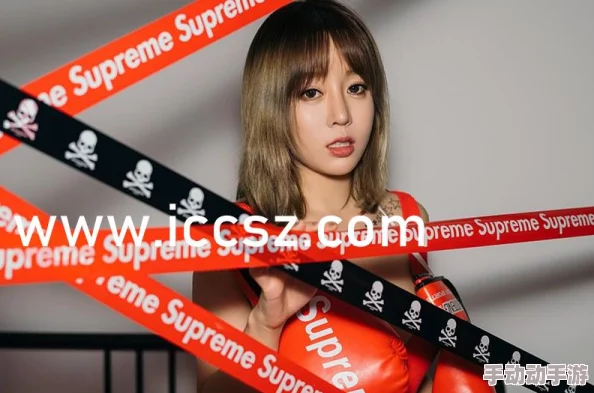 把 伸进女人的 打扑克:用户评价称其情节新颖,挑战传统观念,引发热议与思考 把 伸进女人的 打扑克:用户评价称其情节新颖,挑战传统观念,引发热议与思考