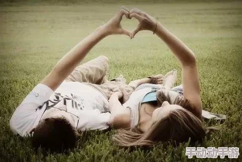 男生女生一起相嗟嗟嗟30，共同分享青春的快乐与烦恼，让我们一起感受这段时光的美好！