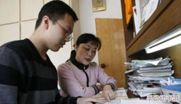 胡秀英为孩子借钱是第几集出现的？理解这一情节对剧情发展的影响与意义