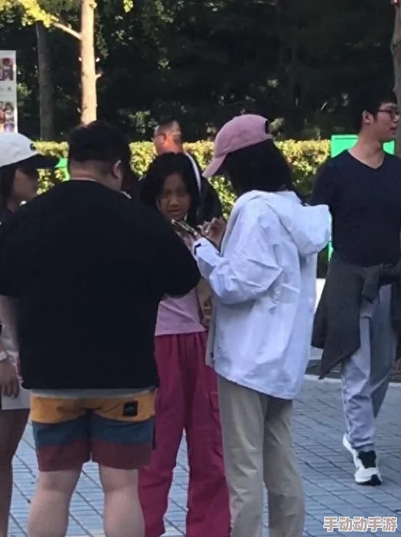 被巨大黑人整得翻白眼，不知所措束手无策