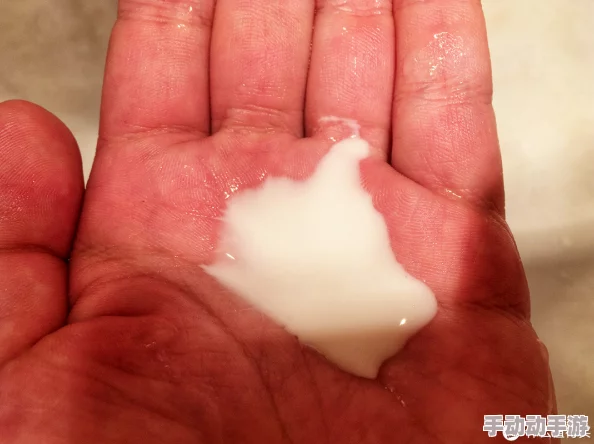 校花被出乳白色液体软件,千娇百媚难掩其丑陋真相 校花被出乳白色液体软件,千娇百媚难掩其丑陋真相