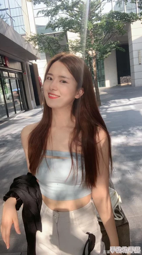 白嫩白嫩lBBBwBBw，展现出青春活力与无限可能，让人倍感振奋与鼓舞！