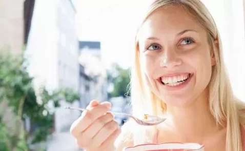 甘雨吃旅行者的口水，不经意间暴露了真相