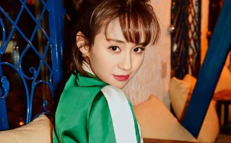 白洁与孙倩：用户评价揭示了她们之间深厚的友谊与情感纠葛，令人动容的故事引发热议