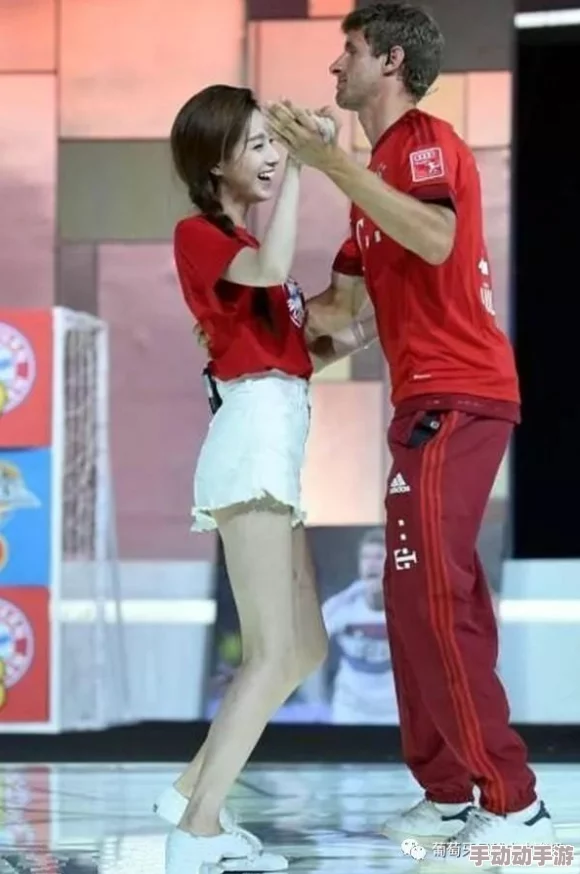 白丝舞蹈生扒开腿进入，展现出无与伦比的自信与优雅，激励我们追求梦想和勇敢表达自己