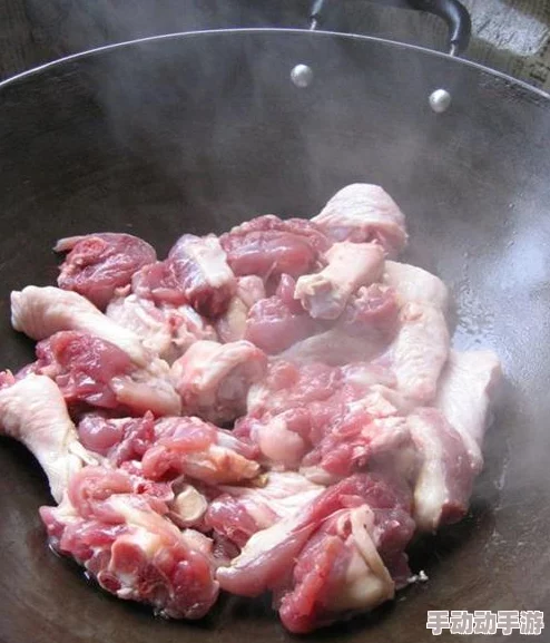 被各个室友爆炒了，但我从中学会了包容与成长，感受到友情的温暖与力量