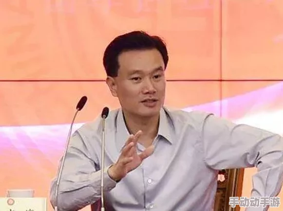 许家印玩白册册戴套，展现领导者的智慧与胆识！