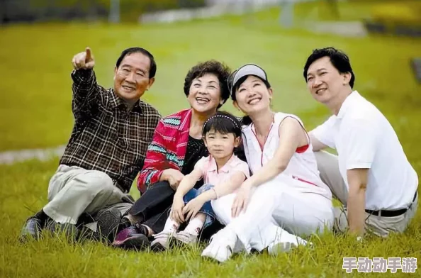 爷爷日遍全家福，世代传承情深意长